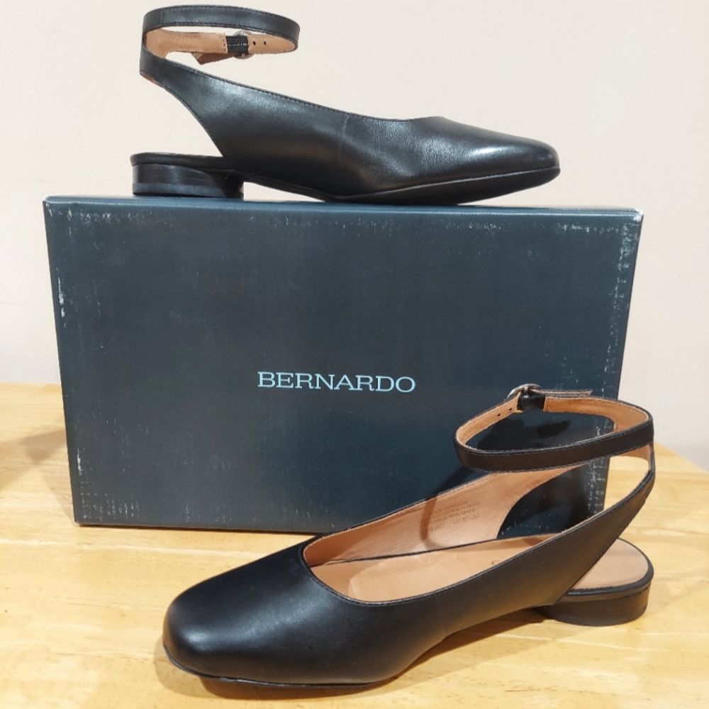 Bernardo Ellie Ankle Strap Flat
